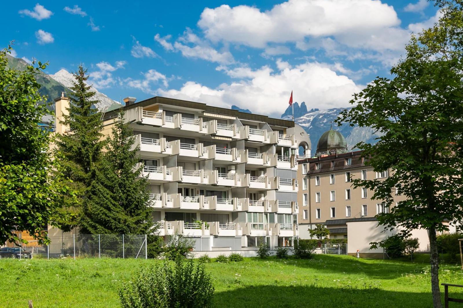 Spirit Apartments - Balkon - Bergsicht - Parkplatz Engelberg Esterno foto